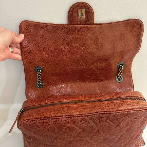 CHANEL Shiva Burnt Orange Shoulder Bag with Quilted Design and Gold-Toned Logo - Picture 3 of 16